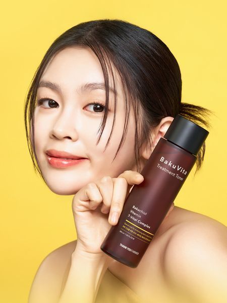 Зволожувальний тонер THANK YOU FARMER BaKuVita Treatment Toner 200 ml з бакучіолом і вітамінами C та E 2197527048 фото