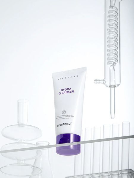М'яка заспокійлива пінка для вмивання DermAfirm Hydra Cleanser R4 Perilla Purple 120 мл 2446056776 фото