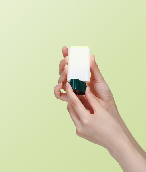 Солнцезащитный стик с экстрактом игл сосны ROUND LAB Pine Calming Cica Airy Sun Stick 19 g 2949764619 фото