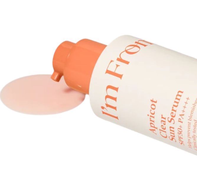 Солнцезащитная сыворотка с абрикосом I'M FROM Apricot Clear Sun Serum SPF50+ PA++++ 50 мл 2680286042 фото