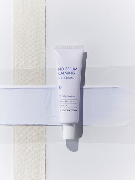 Матирующий успокаивающий солнцезащитный крем Derma Factory No-Sebum Calming Sun Cream 50 г 2711619797 фото