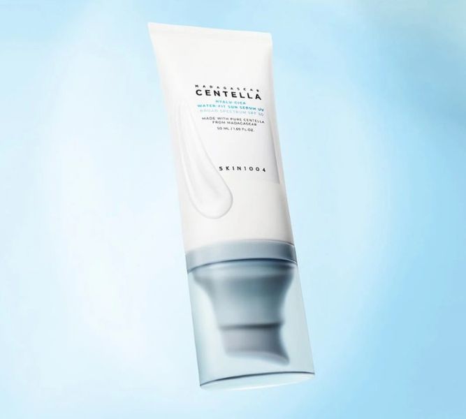 Легка сонцезахисна сироватка для обличчя SKIN1004 Madagascar Centella Hyalu-Cica Water-Fit Sun Serum SPF50+ PA++++ 50 мл 3207665827 фото