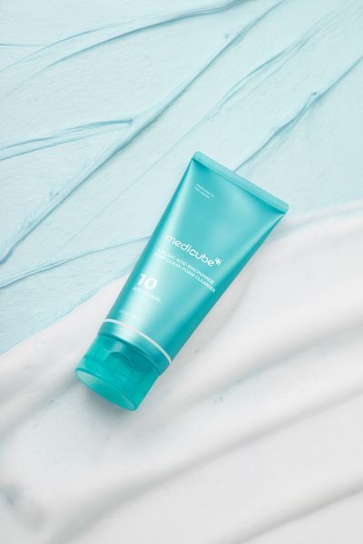Пенка для глубокого очищения Medicube Azelaic Acid Niacinamide Deep Clean Foam Cleanser 120 мл с азелаиновой кислотой 2854680885 фото