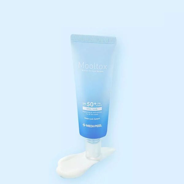 Ультраувлажняющая солнцезащитная сыворотка MEDIPEEL Aqua Mooltox Water-Fit Sun Serum SPF 50+ PA++++ 50 мл 2689537344 фото