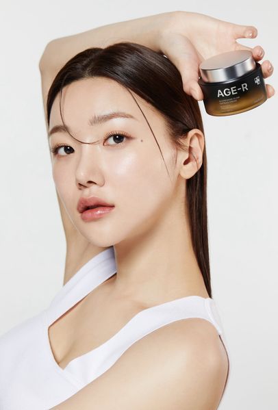 Зволожуючий гель-крем з капсулами глутатіону Medicube AGE-R Glutathione Glow Capsule Cream 50 ml 2544079080 фото