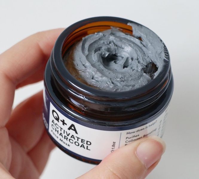 Q+A Activated Charcoal Face Mask - Очищающая маска-детокс с активированным углем, 50 г 1736265405 фото