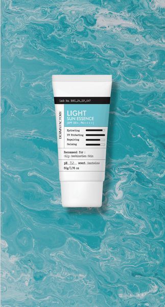 Легка сонцезахисна есенція Derma Factory Light Sun SPF 50 PA ++++ 50 ml 2246106859 фото