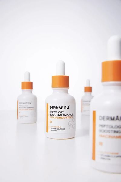 Осветляющая сыворотка бустер DermAfirm Peptology Boosting Niacinamide Vita C+ 30 ml 2726186137 фото