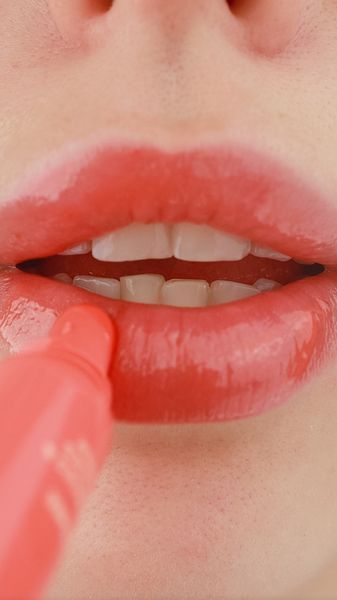 Блиск для губ Лічі LIPSS Lipper Lychee Spritz Lip Gloss 8 мл 2693934812 фото