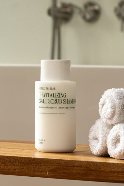 Шампунь-скраб Curly Shyll Revitalizing Salt Scrub Shampoo 300 мл 2417862545 фото