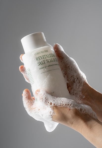 Шампунь-скраб Curly Shyll Revitalizing Salt Scrub Shampoo 300 мл 2417862545 фото