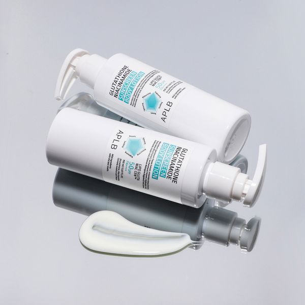 Солнцезащитный лосьон для тела APLB Glutathione Niacinamide Sunscreen Body Lotion SPF50+ PA++++ 150 мл 3171667289 фото