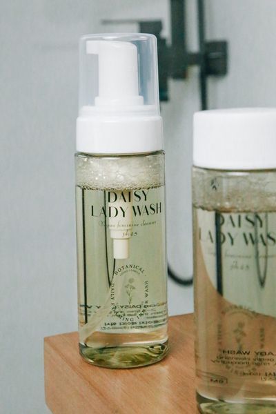 Пенки для интимной гигиены с запасным блоком CUSKIN Dr. Solution Daisy Lady Wash 150 мл + 150 мл 2632470530 фото