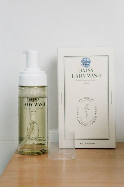 Пенки для интимной гигиены с запасным блоком CUSKIN Dr. Solution Daisy Lady Wash 150 мл + 150 мл 2632470530 фото