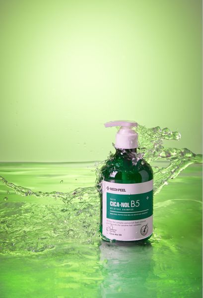 Успокаивающий фито-шампунь для волос с центеллой Medi Peel Phyto CICA-Nol B5 Moisture Shampoo, 500 мл 2360647718 фото