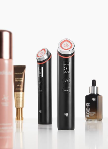 Пристрій для домашнього догляду за шкірою 6 в 1 Medicube AGE-R Booster Pro Black 2519367747 фото