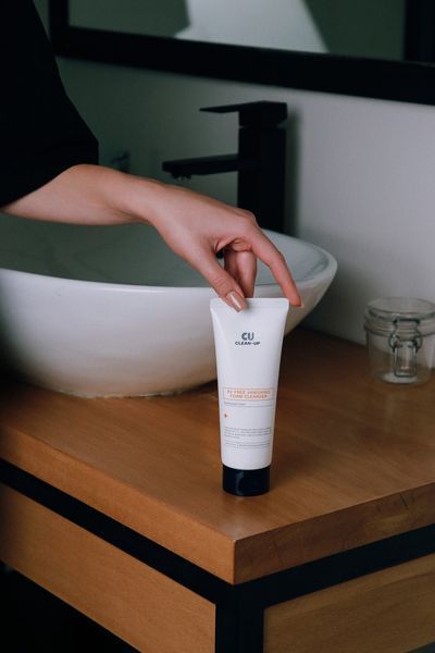 Кремовая пенка глубоко очищающая CUSKIN Clean-Up Av Free Vanishing Foam Cleanser 150 г 2854004444 фото