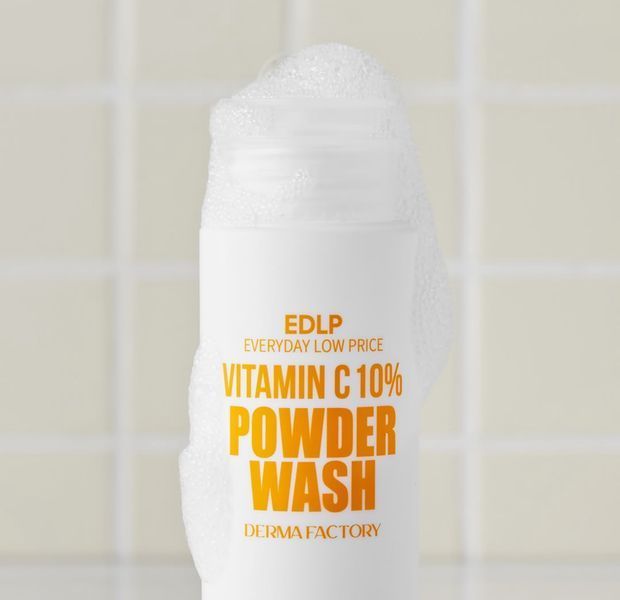 Энзимная пудра для умывания лица с витамином С DERMA FACTORY Vitamin C 10% Powder Wash 50 g 2100236642 фото